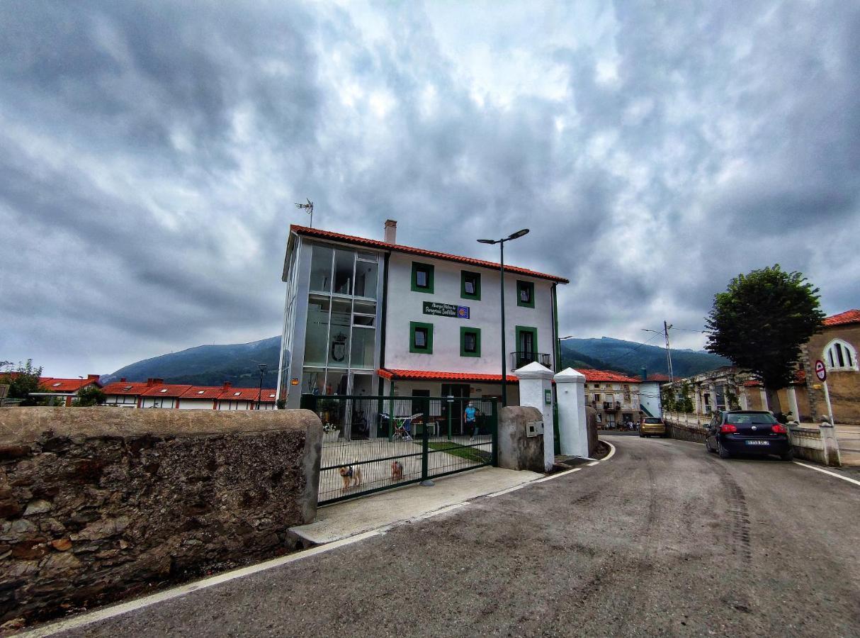 Albergue De Santullan Кастро-Урдиалес Экстерьер фото